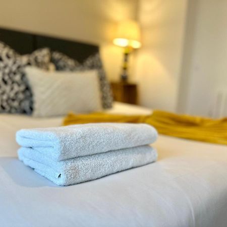 Koala & Tree - Modern 1 Bed Apartment For 4 Guests In The Heart Of Cambridge - Short Lets & Serviced Accommodation エクステリア 写真