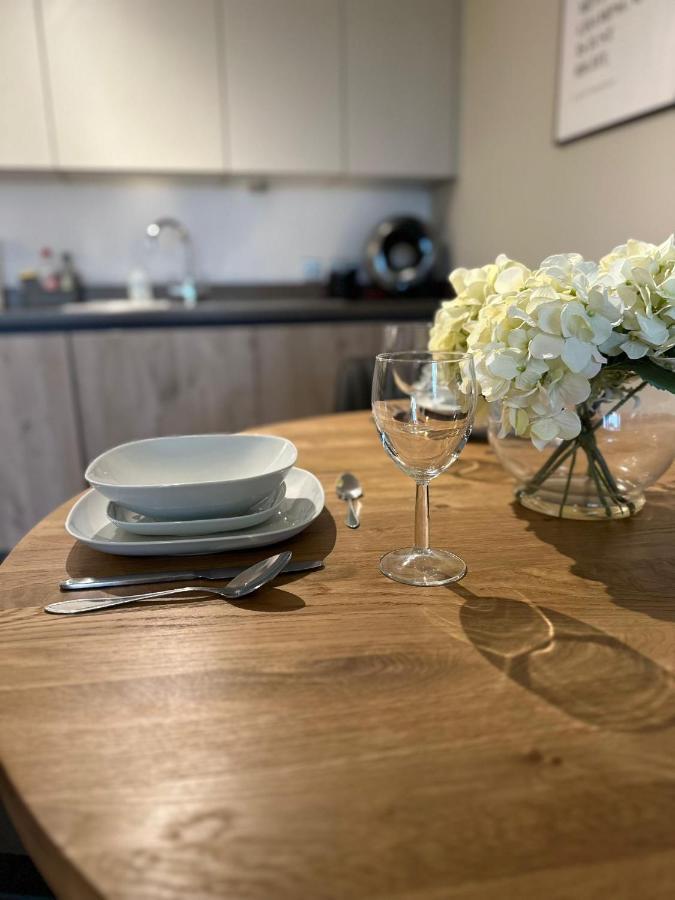 Koala & Tree - Modern 1 Bed Apartment For 4 Guests In The Heart Of Cambridge - Short Lets & Serviced Accommodation エクステリア 写真
